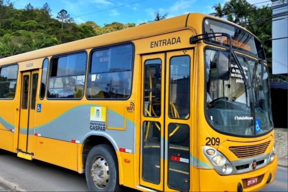 Alunos devem fazer recadastramento de cart